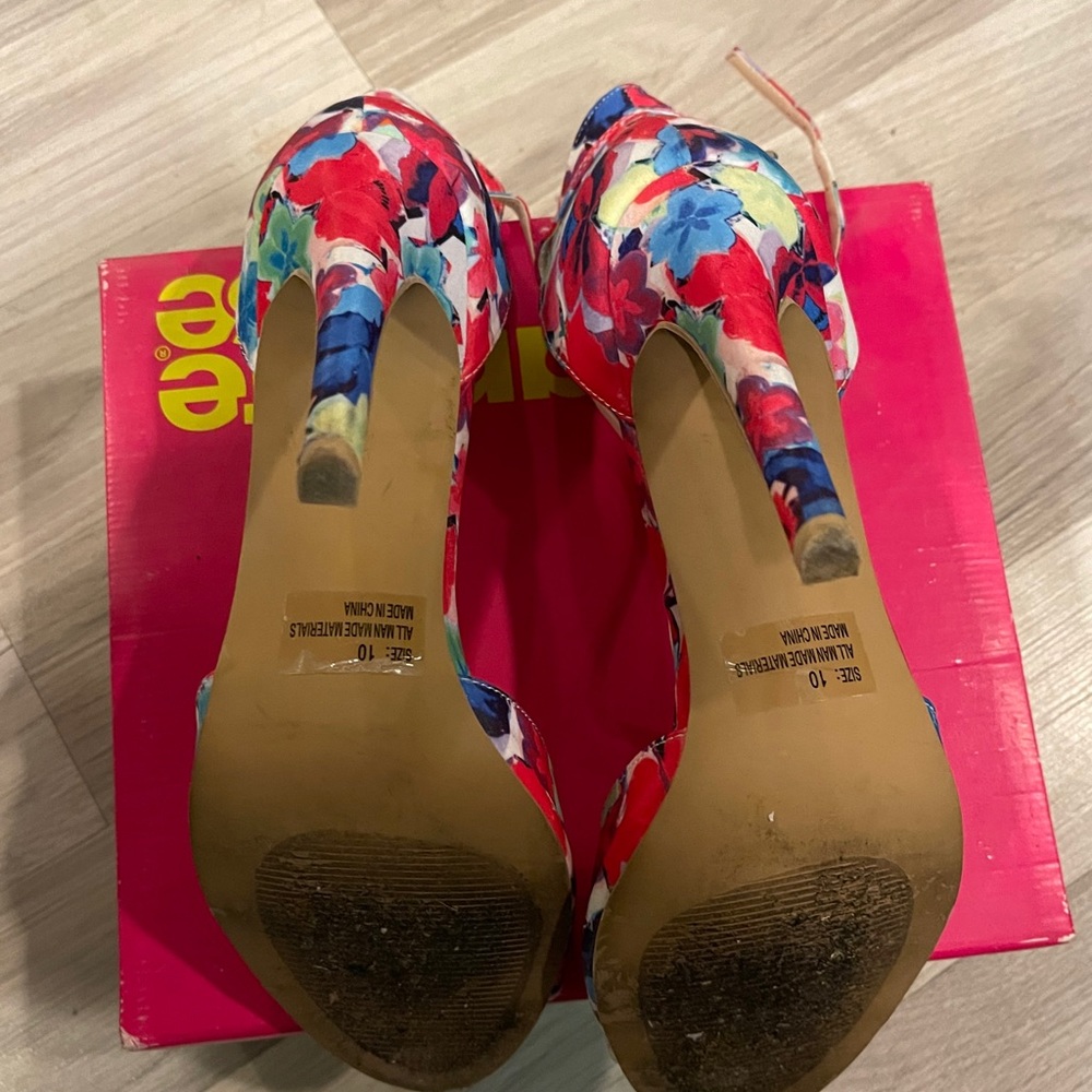 Floral high heeled shoes - Picture 6 of 6
